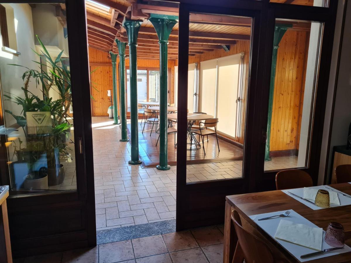 Manfredi Ristorante Con Alloggio Romentino Exterior photo