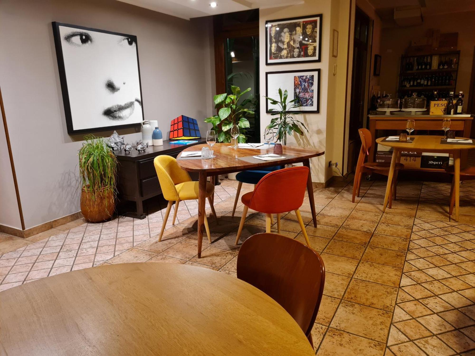 Manfredi Ristorante Con Alloggio Romentino Exterior photo